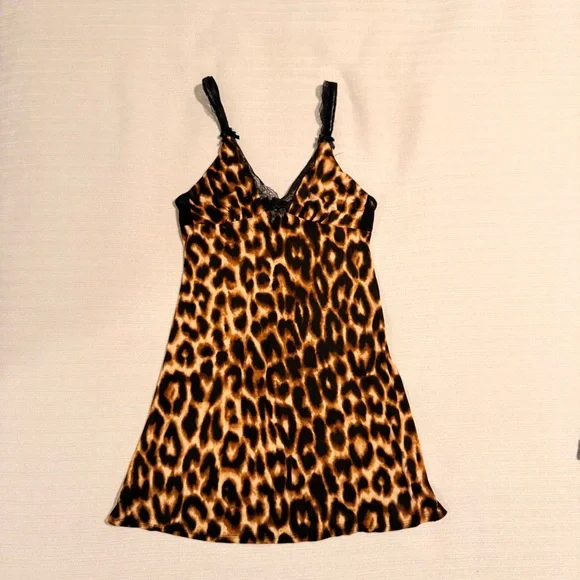 Betsey Johnson Leopard Print Chemise - Picture 1 of 7